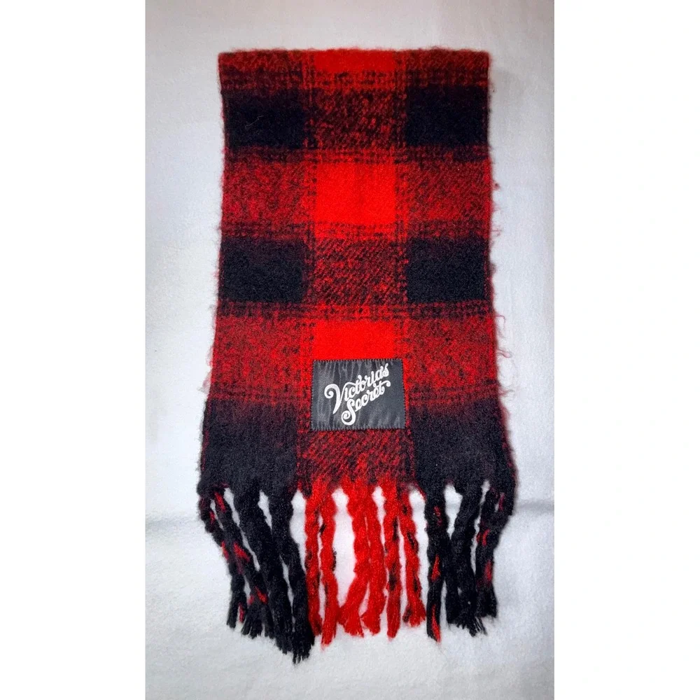 Victoria's Secret Scarf Womens One Size Red Black NWT Buffalo Plaid Fringe‎ Logo